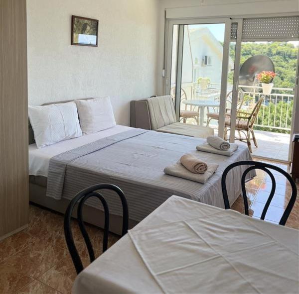 Apartmani Neda Bane Petrovac Exterior photo