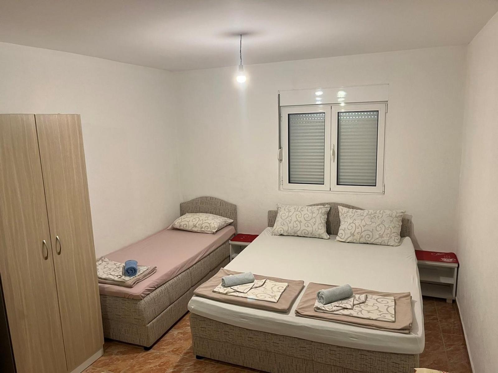 Apartmani Neda Bane Petrovac Exterior photo
