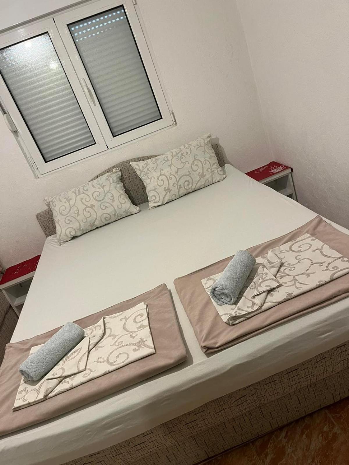 Apartmani Neda Bane Petrovac Exterior photo