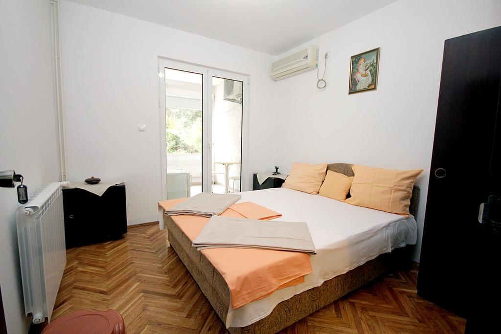 Apartmani Neda Bane Petrovac Room photo