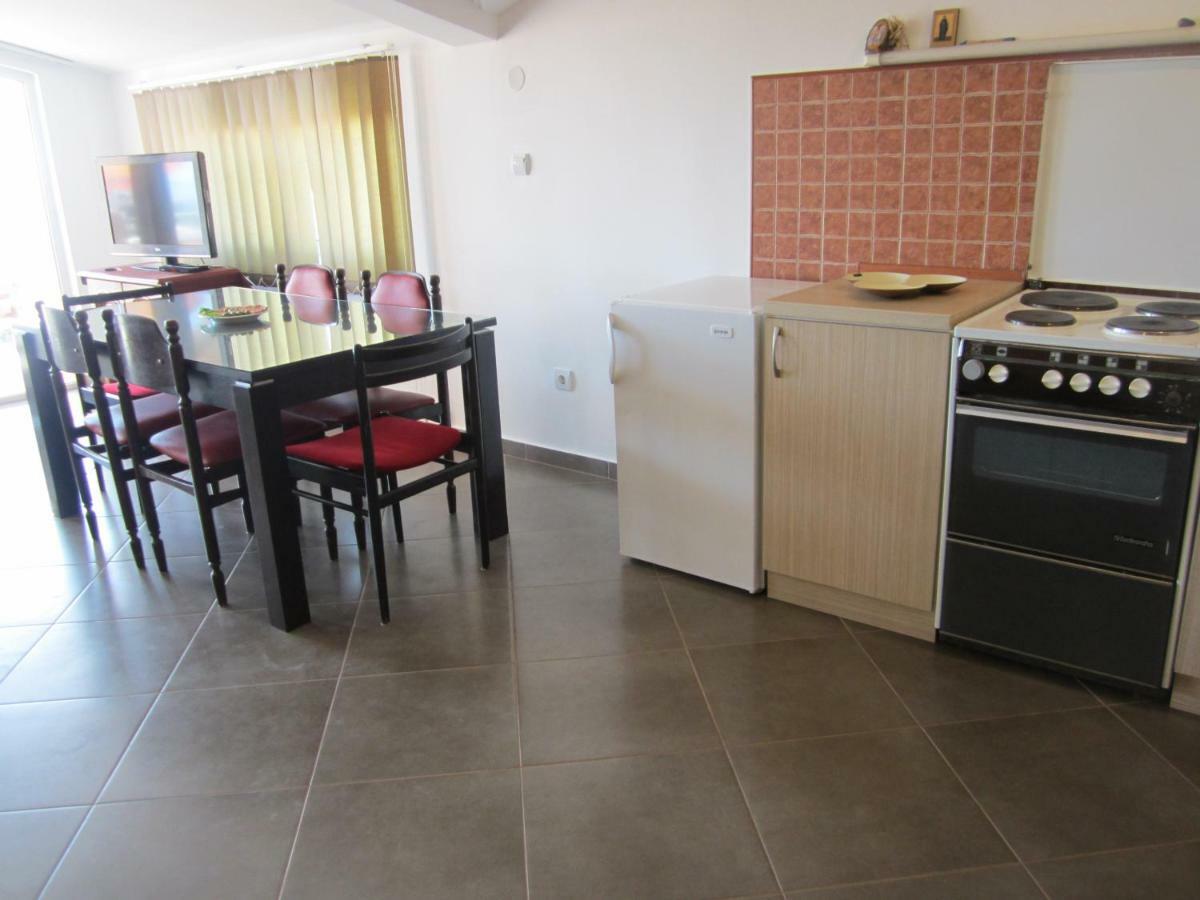 Apartmani Neda Bane Petrovac Exterior photo