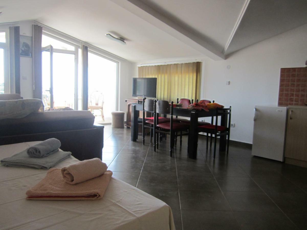 Apartmani Neda Bane Petrovac Exterior photo