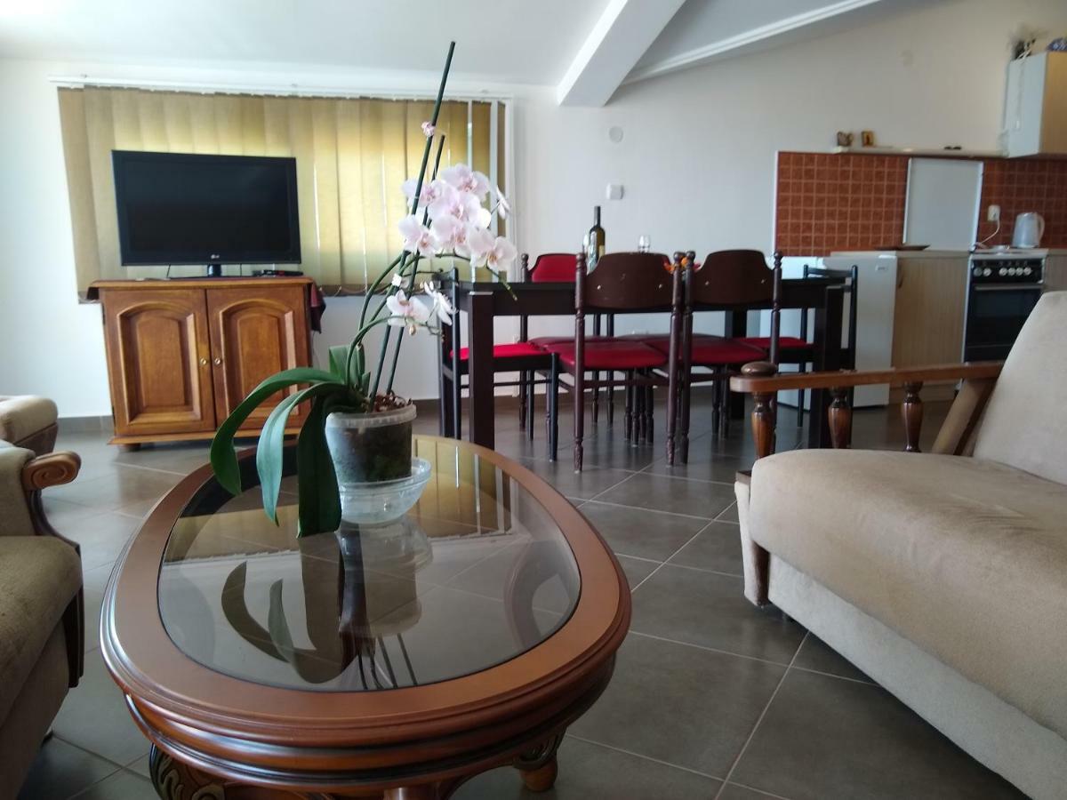 Apartmani Neda Bane Petrovac Exterior photo
