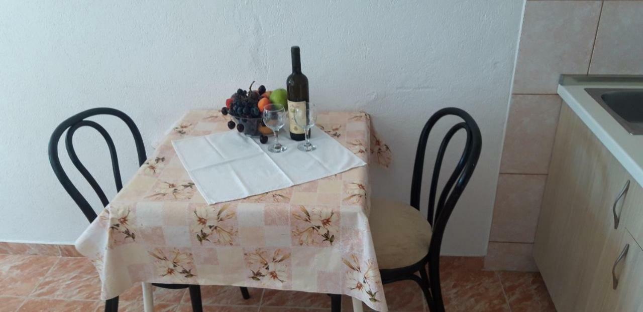 Apartmani Neda Bane Petrovac Exterior photo
